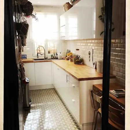 Cosy Family Flat 15 Mns Walk From The Tour Eiffel! * Parigi