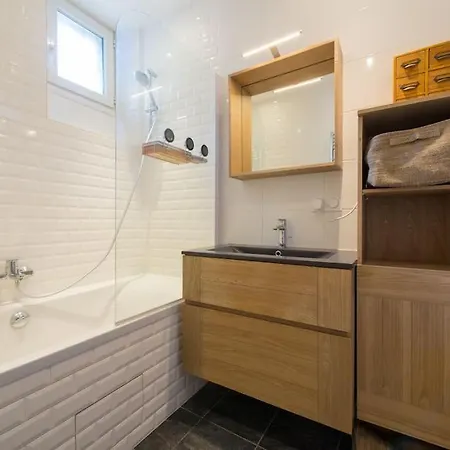 Cosy Family Flat 15 Mns Walk From The Tour Eiffel! Apartment *